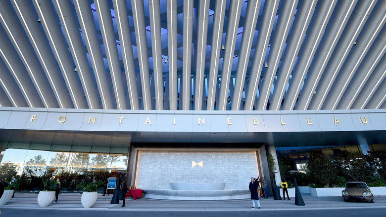 The porte-cochere at Fontainebleau Las Vegas.